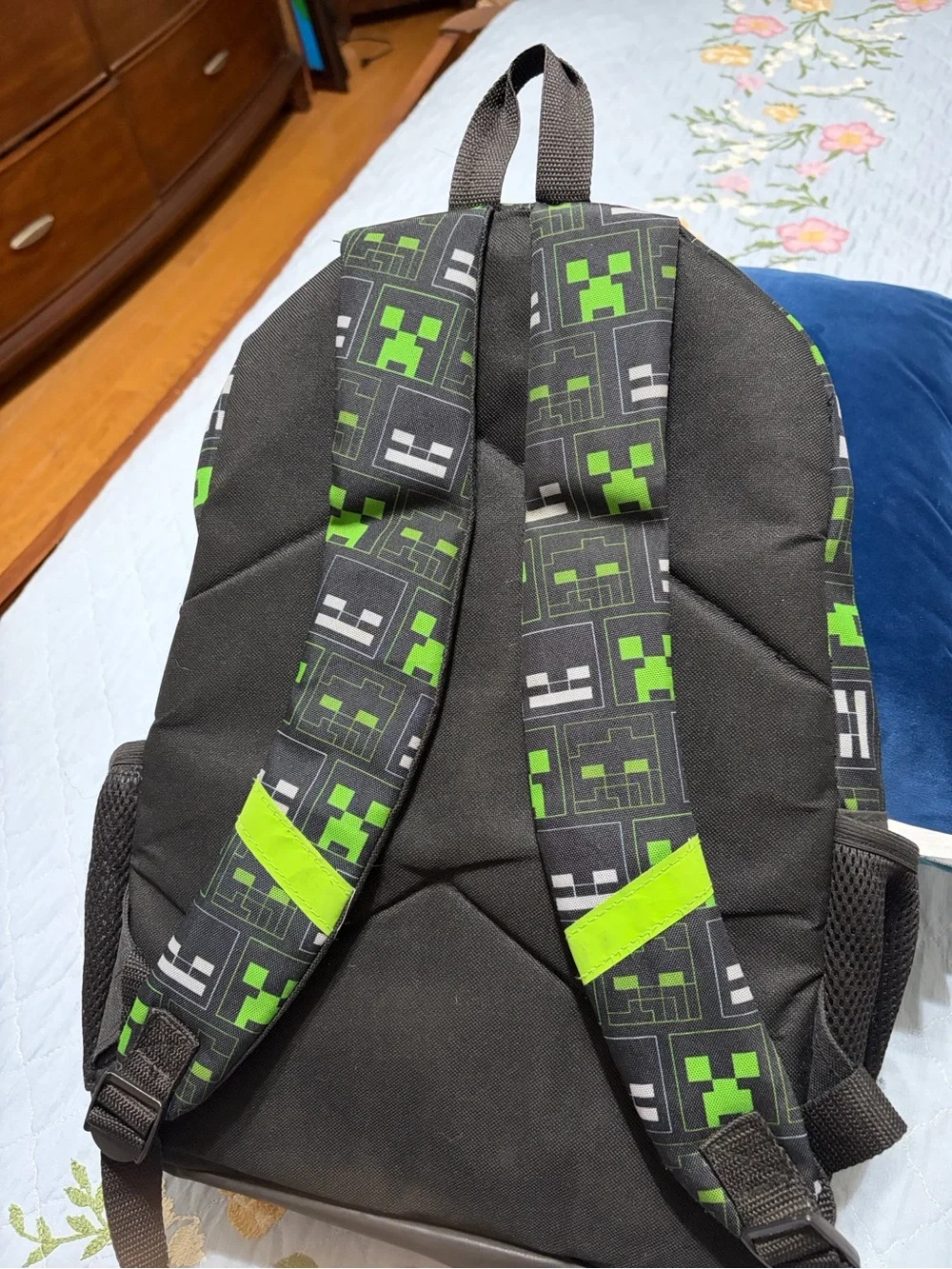 MineCraft Backpack PreOwned shows wear but ready for back to school